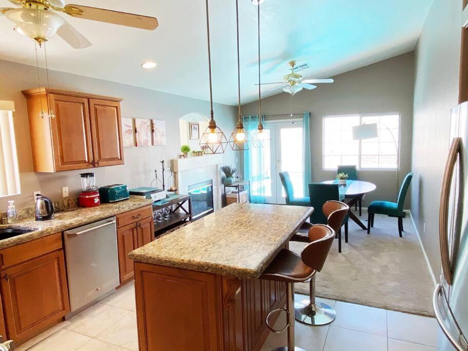 Vila Amazing Heated Pool And Private Hot Tub 3Br In Heart Of Lv Las Vegas Exteriér fotografie